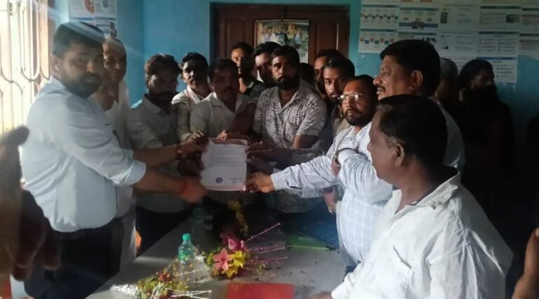 Nimdih Villagers Demanded Jobs and Development Benefits from SM Steels